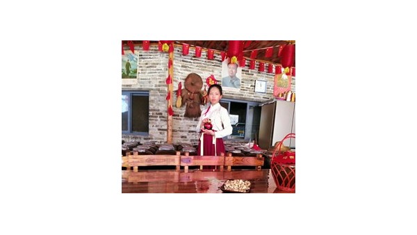 雙峰寨引進(jìn)電加熱釀酒設(shè)備，邀請(qǐng)游客體驗(yàn)堆花酒釀造全過(guò)程！