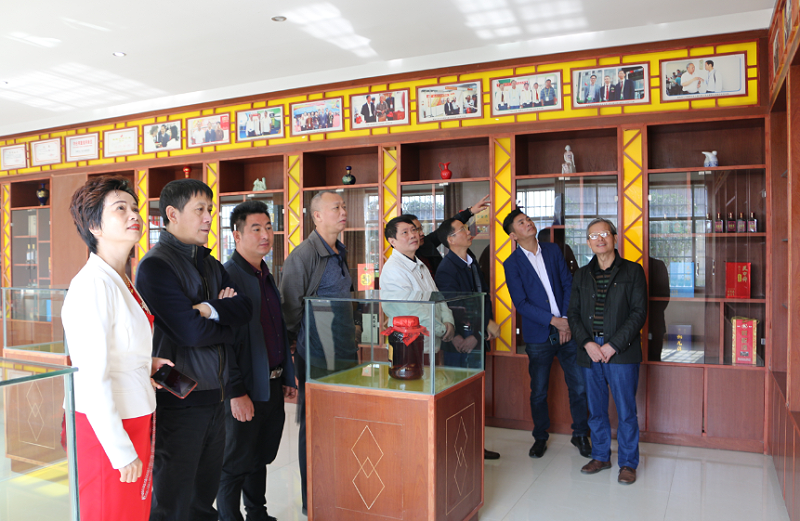 11.12領(lǐng)導專家組一行參觀雅大酒博物館