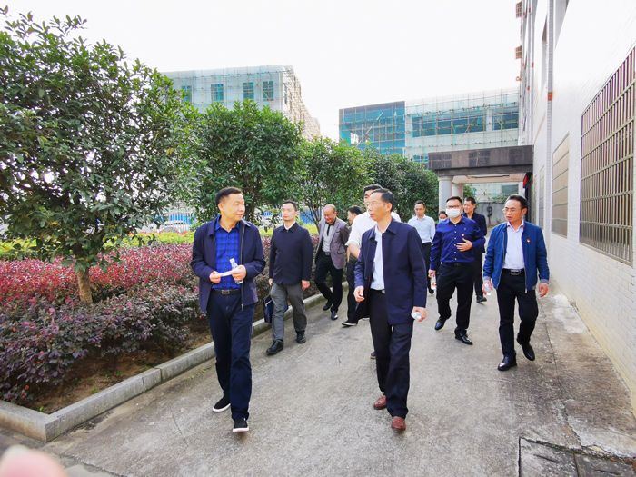 1雅大黨支部書記胡順開陪同省委兩新工委辦公室副主任寧勇華一行調研