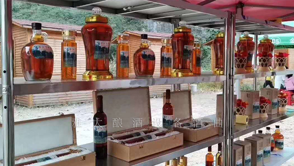 農(nóng)村到處可見的野果，用烤酒設(shè)備釀成酒有補(bǔ)腎固精的功效！