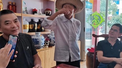 為什么在農(nóng)村用烤酒設(shè)備開(kāi)酒坊受歡迎？大家都愛(ài)喝散裝酒？