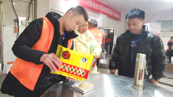 氣溫越來越低了，多加點酒曲可以提高出酒率嗎？