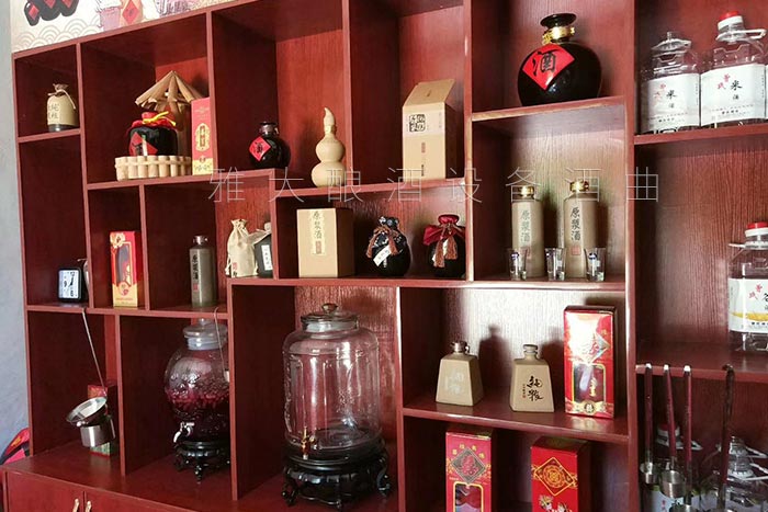 5-曾氏酒業(yè)-1套純糧釀酒設(shè)備，200平米舊廠房+3個(gè)臨街鋪面，輕松開酒廠3