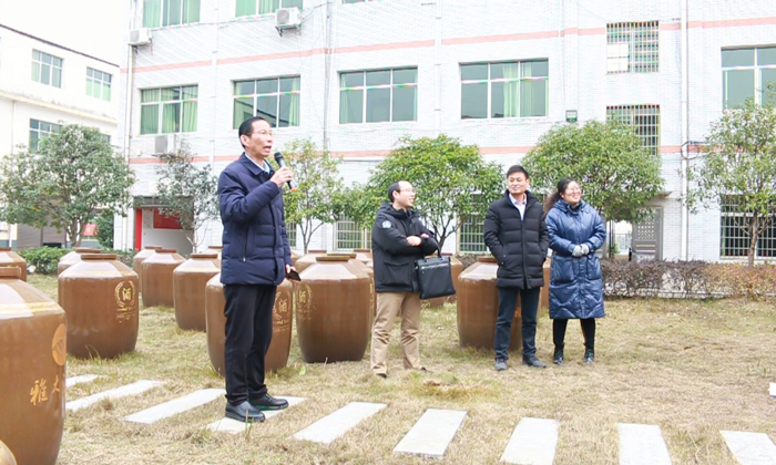參觀結(jié)束后，胡總做重要講話