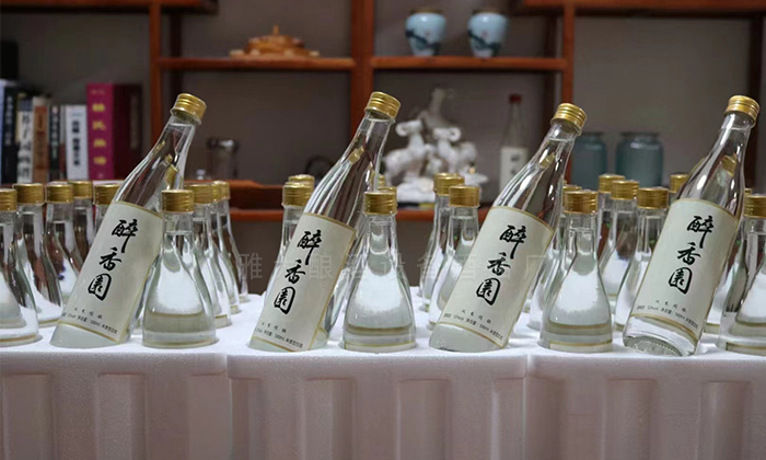用純糧釀酒設備開酒坊，要有自己的商標