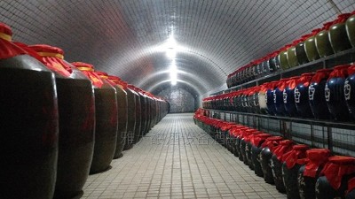 用白酒生產(chǎn)設(shè)備做窖藏酒，怎樣儲(chǔ)存才能保證不“跑酒”？