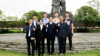 中國勁酒技術(shù)團(tuán)隊(duì)造訪湖南雅大，探討酒用雜交糯高粱釀造技藝！