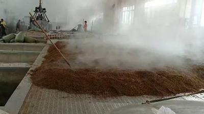 用燒酒設(shè)備做酒多年的老師傅告訴你，窖池應(yīng)這樣搭建與維護(hù)！