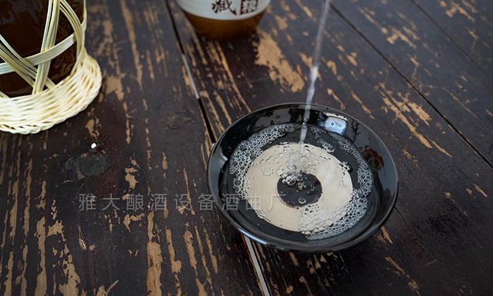 白酒酒體飽滿、香氣幽雅