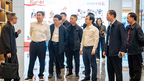 強職能·優(yōu)服務(wù)·促提升 | 市人大黨組成員、副主任提名人選李天明率隊赴雅大調(diào)研