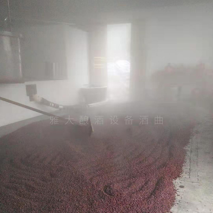 從廚師到釀酒師，用蒸餾釀酒設(shè)備釀出美酒，釀出紅火日子
