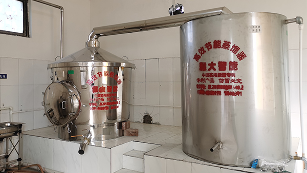 用小型酒廠釀酒設(shè)備開酒坊，每斤酒的成本大概是多少？