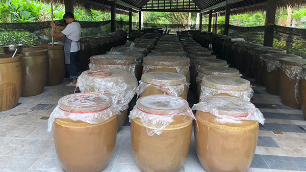 春季用烤酒設備做酒，不做好發(fā)酵車間的衛(wèi)生后果很嚴重！